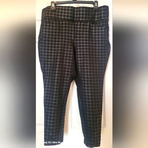 Bpack & Gray Checkered Slim Fit jegging type Pants, from Torrid, ankle/crop pant